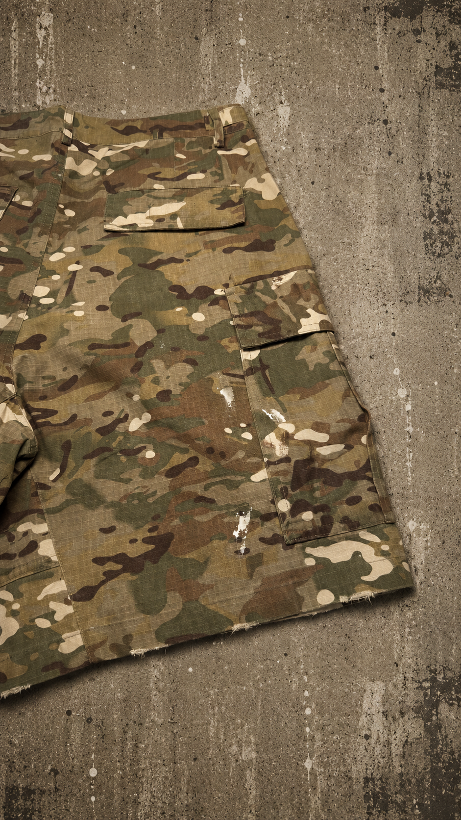 BATTLE WORN CAMO SHORTS