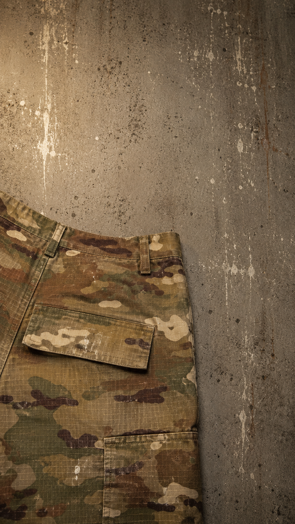 BATTLE WORN CAMO SHORTS