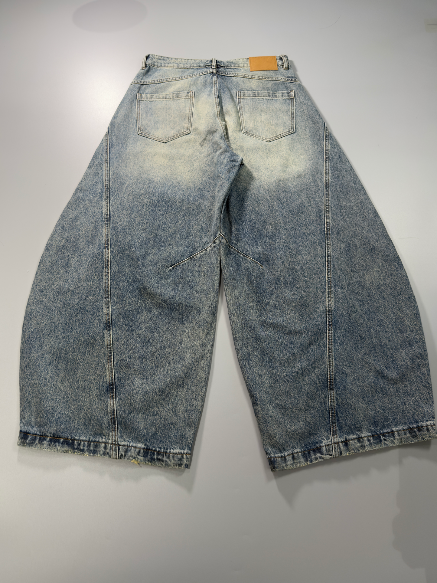 Cream Blue Curved-Leg Jean