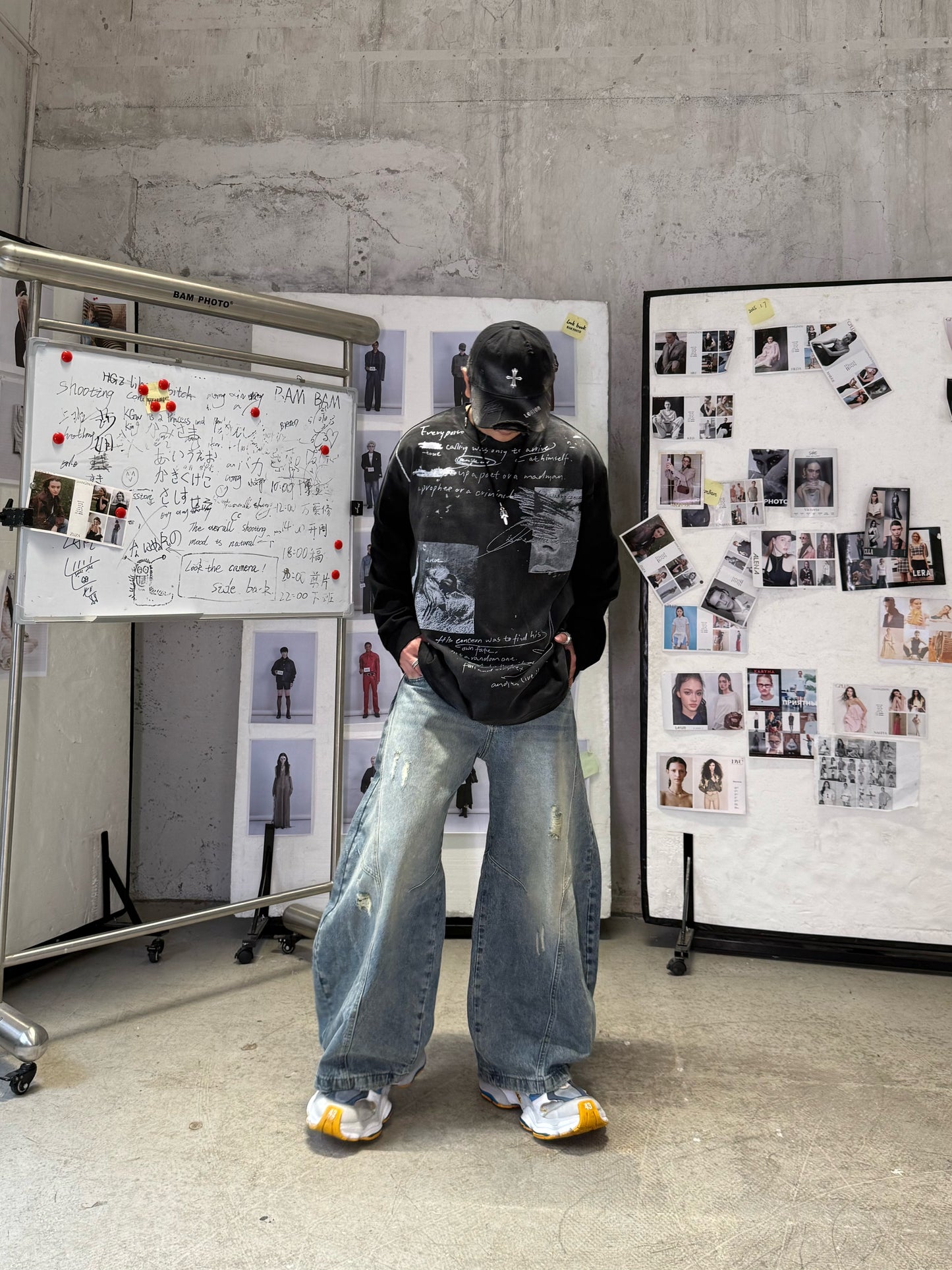 Cream Blue Curved-Leg Jean