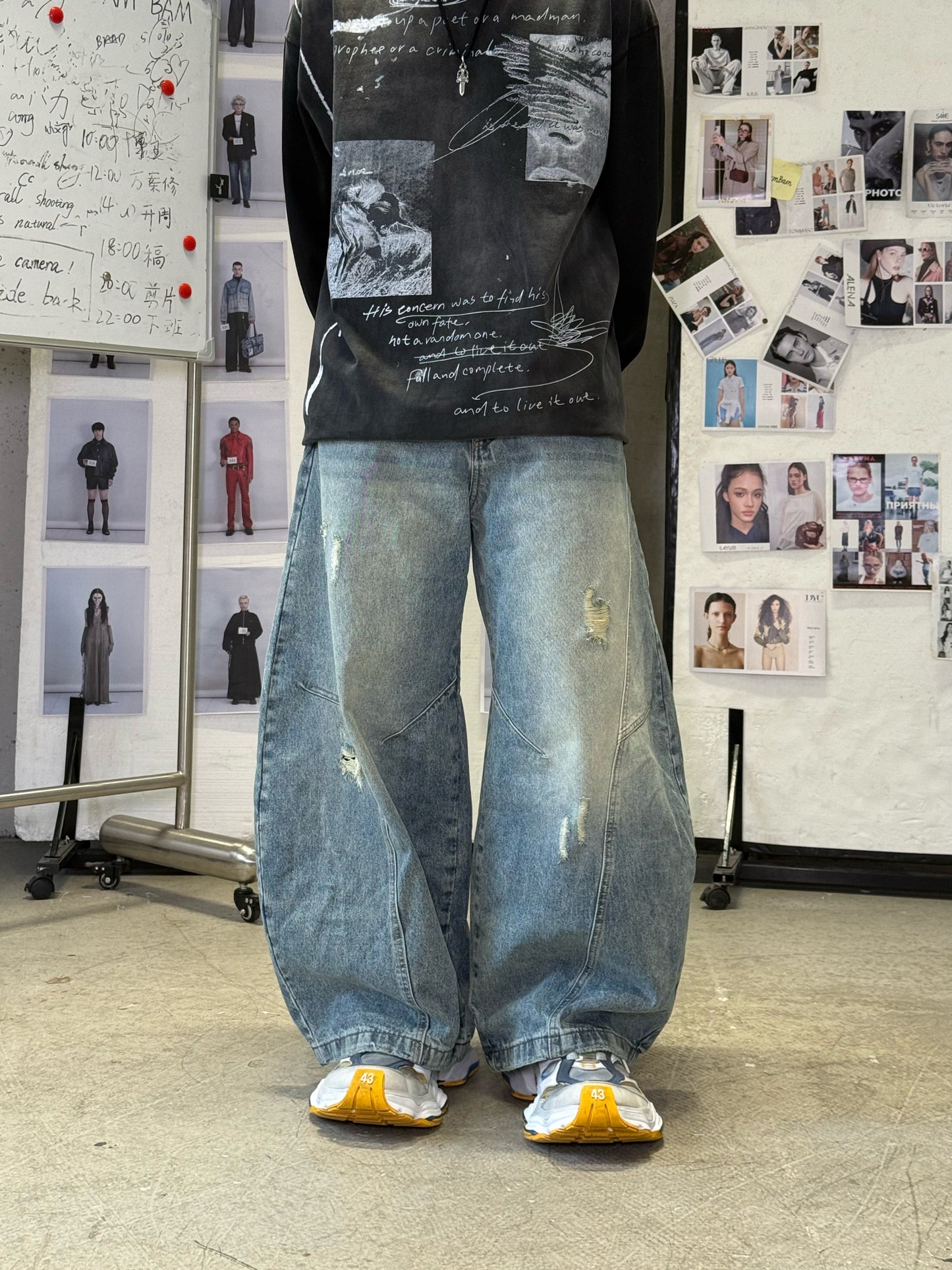 Cream Blue Curved-Leg Jean