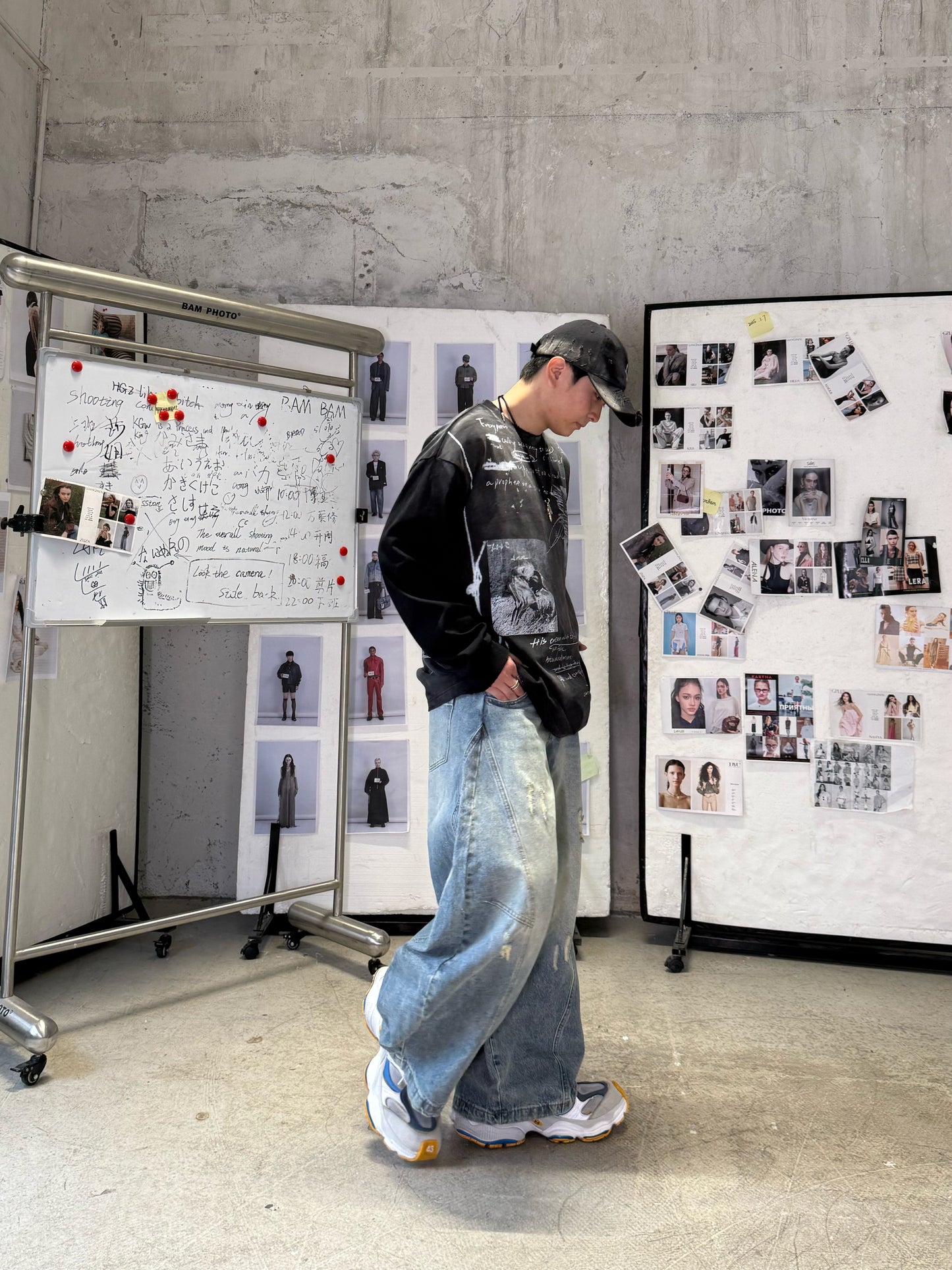 Cream Blue Curved-Leg Jean