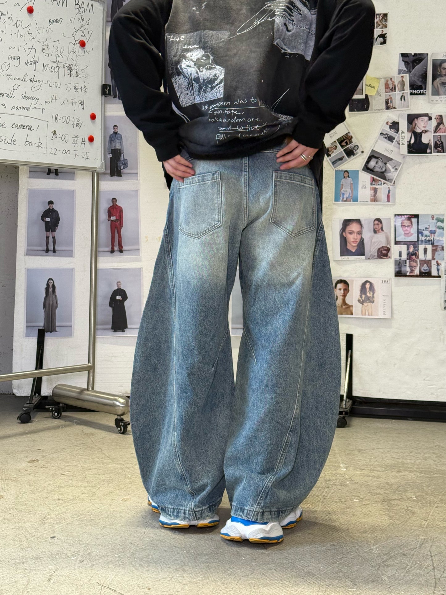 Cream Blue Curved-Leg Jean