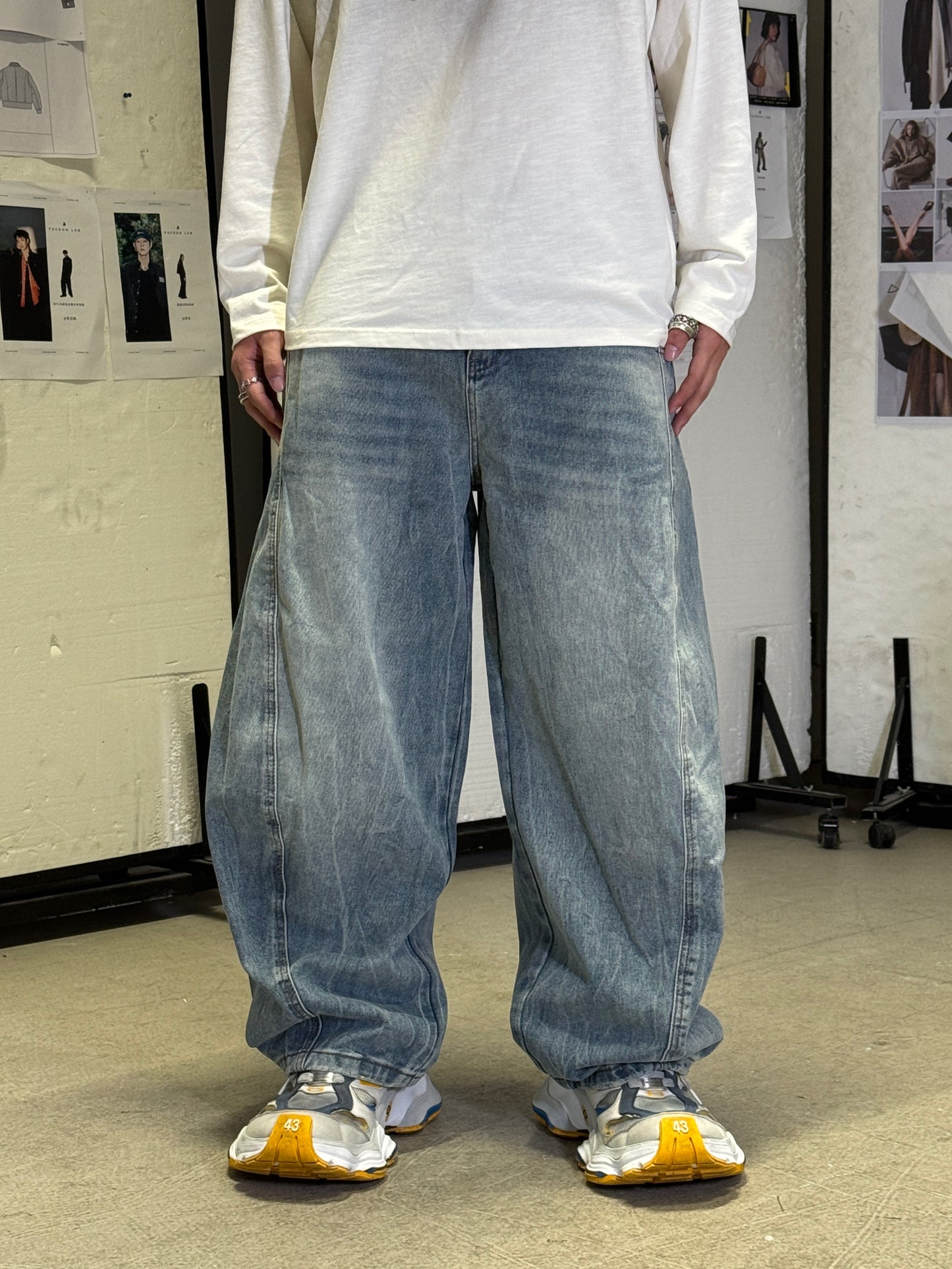 Laser Lightning Curved-Leg Jean