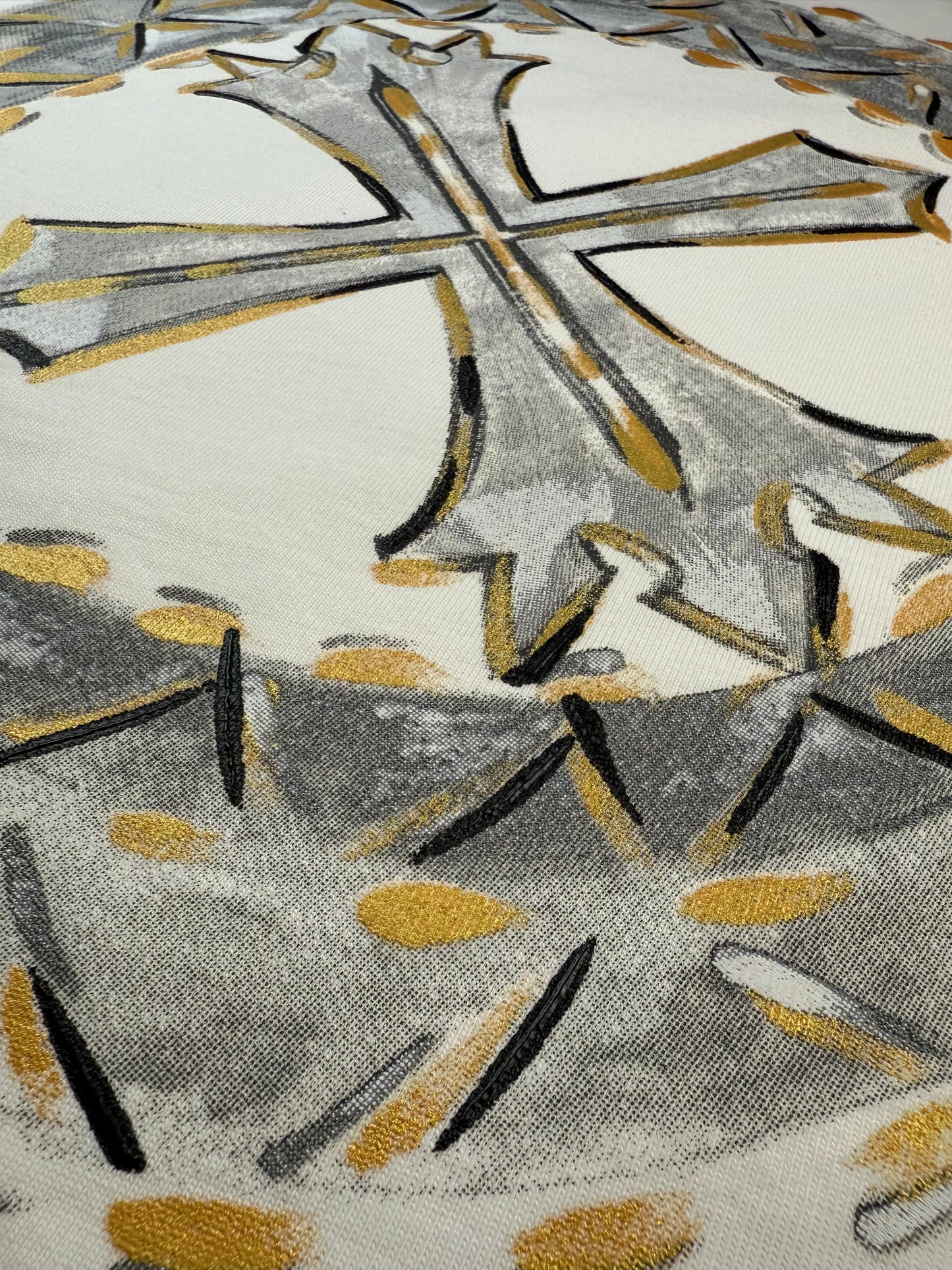 Thorns & Cross(White)