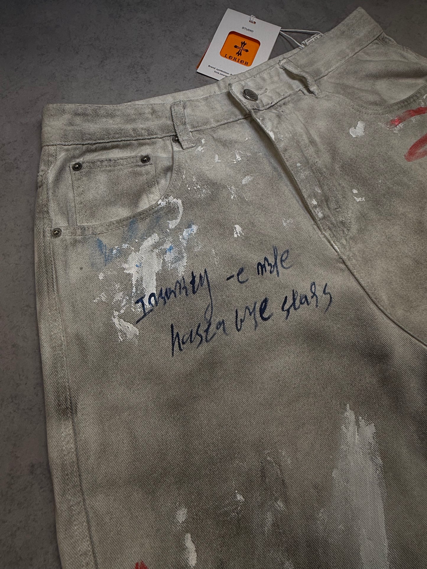 Graffiti Damage(White)