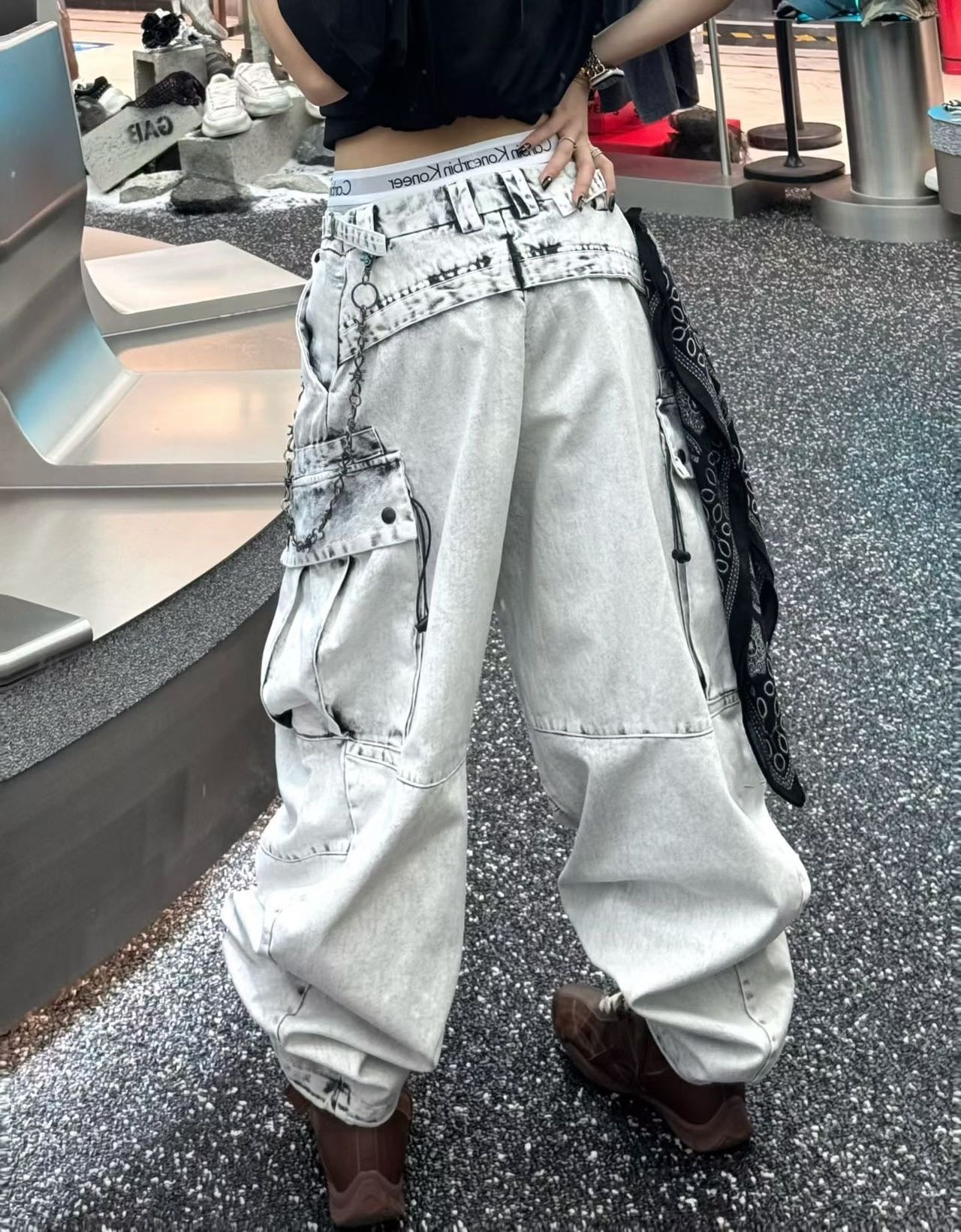 Sun-Faded Cargo Curved Pants